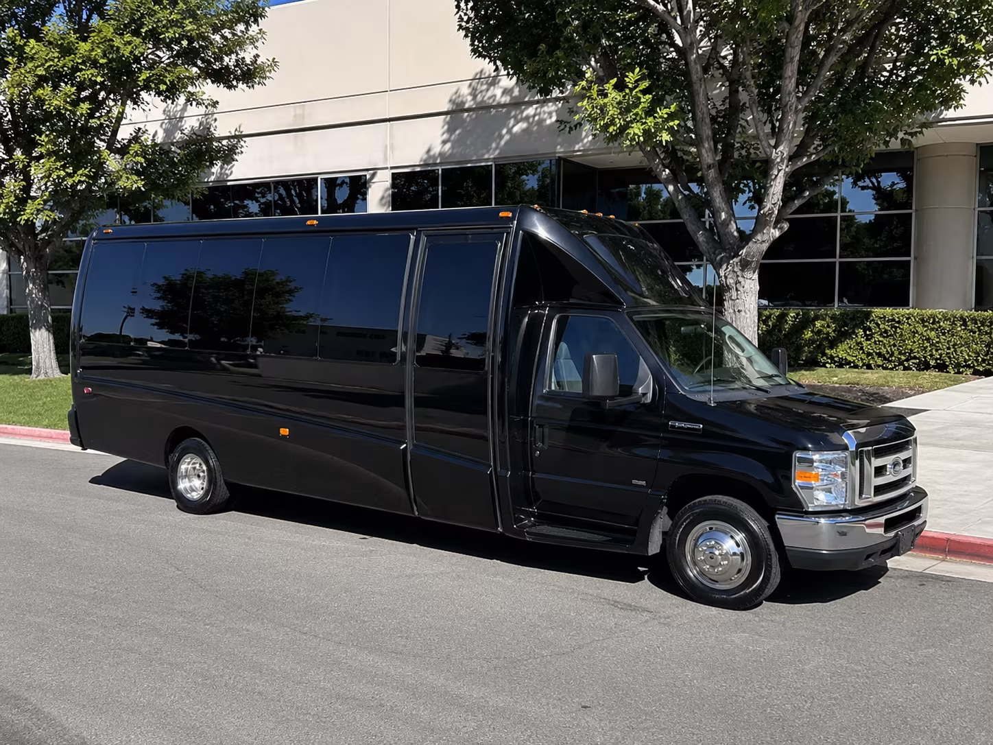 15 Passenger Party Bus