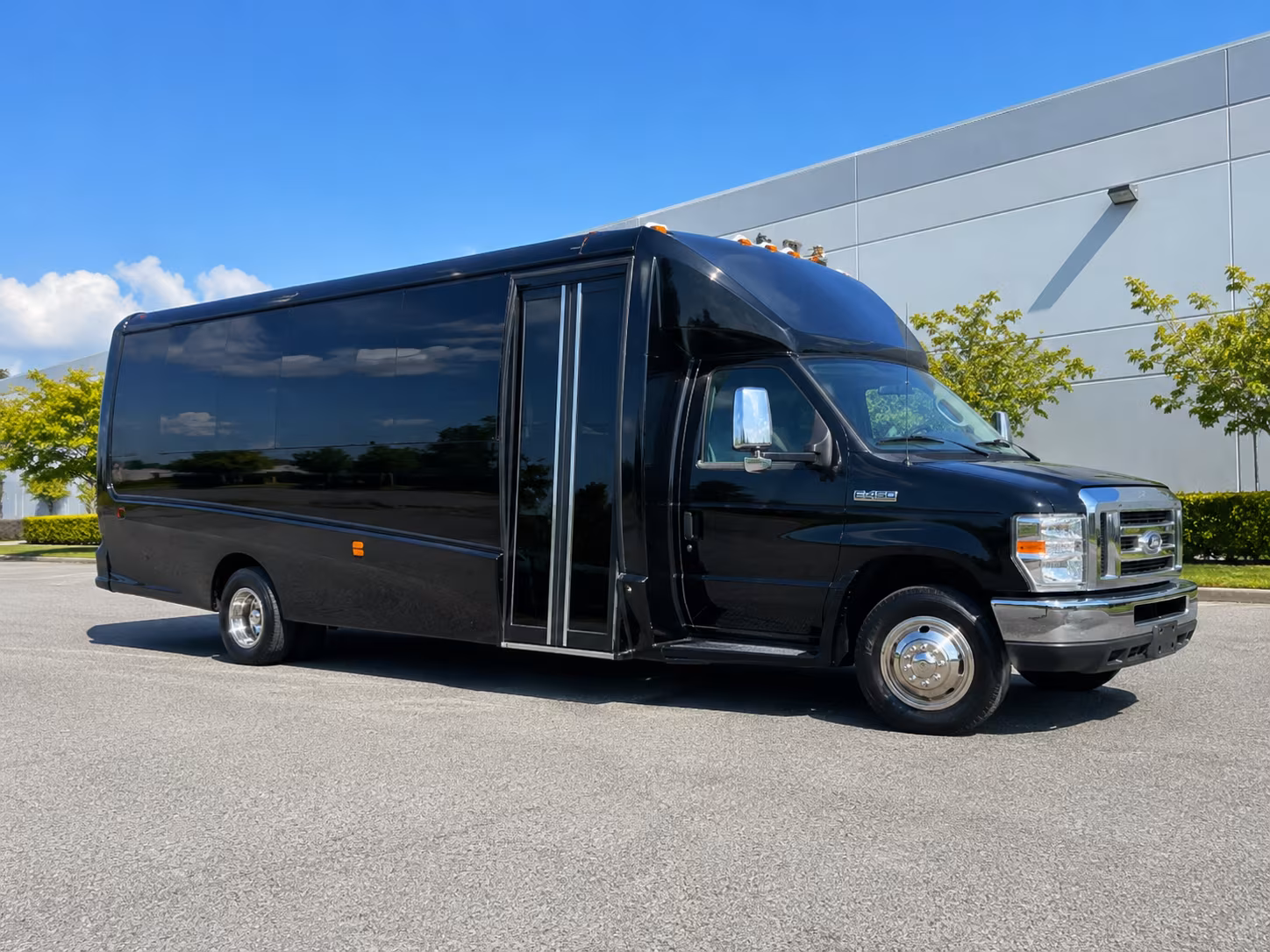 Round Rock Homecoming & Prom Party Bus Rentals